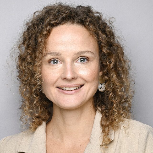 JULIA LIEßNECK